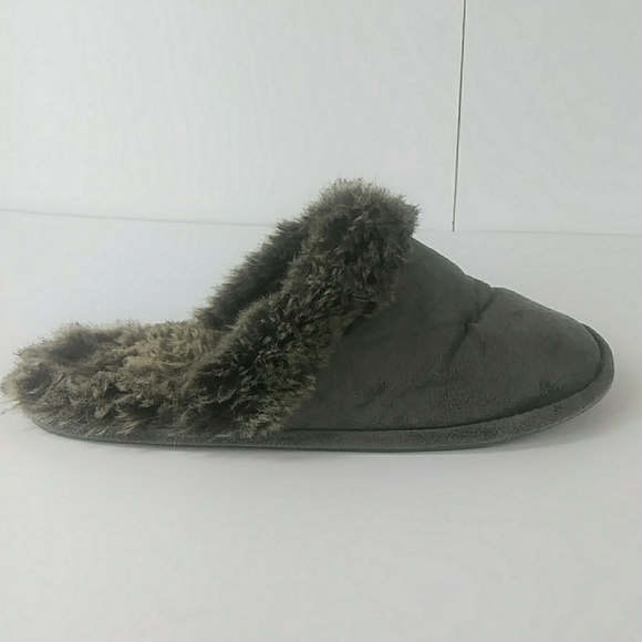 Restoration Hardware Luxe Faux Fur Slippers 2 - Picture 9 of 16
